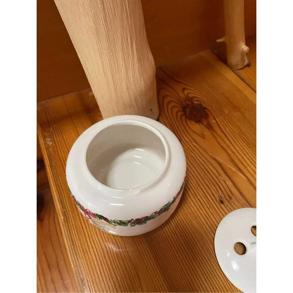 Vintage 90s Christmas Pot Pourri Holder